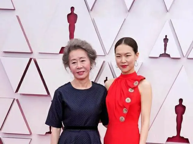 「アカデミー賞」助演女優賞を受賞したユン・ヨジョン が着用したドレスが韓国で話題