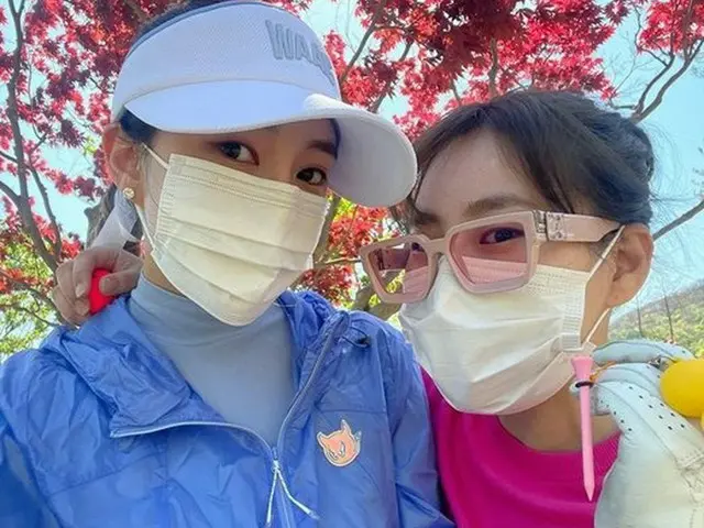 ヒョミン(T-ARA)、歌手チョ・ヒョナとゴルフ