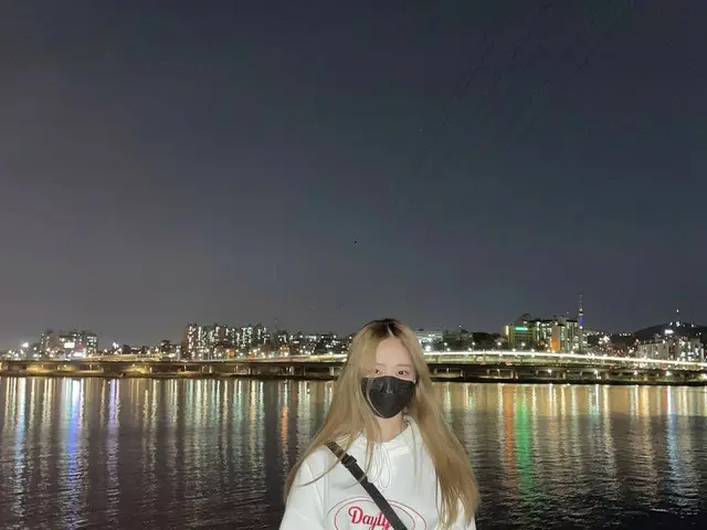【t公式】今月の少女(Loona)、[ #ViVi】漢江も良い💗今すぐ夏なのにビーチも行きたいですね🏖Orbit〜行く良い海をお勧めしジュセヨウン💕#今月