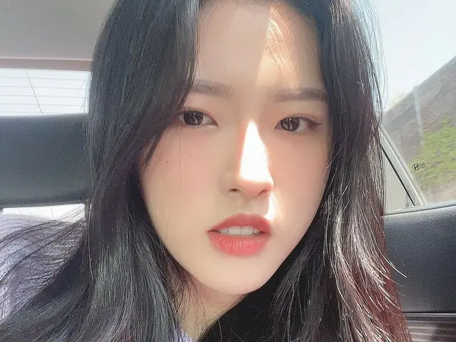 【t公式】今月の少女(Loona)、[ #OliviaHye]スイカの季節が来ていますスイカ関連メニューもそろそろ出てくるようですね....でも私はすでに1ヶ月