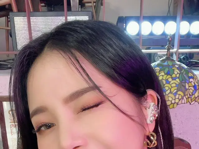【t公式】MAMAMOO、[ #ソーラー] 私たちムームー皆さんしばらくして5時、 ソーラーが出演するKBS2「社長 耳はロバの耳」本放送を必ず見ており楽しい日
