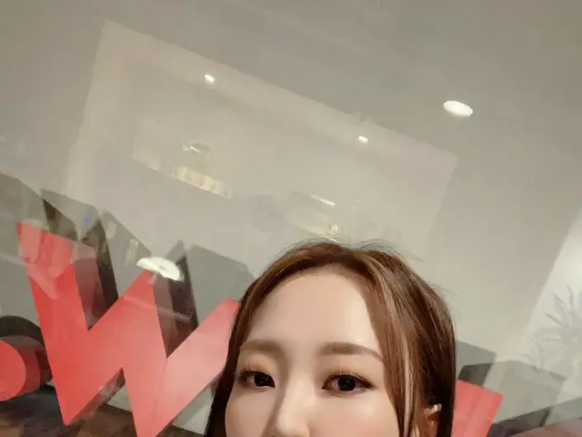 【t公式】MAMAMOO、[ #ムンビョル] しばらくして、9時、ネイバーナウ」studio ドアナイト「私たちムームー皆さん今日も 星と頑張っ🤍#MAMAM