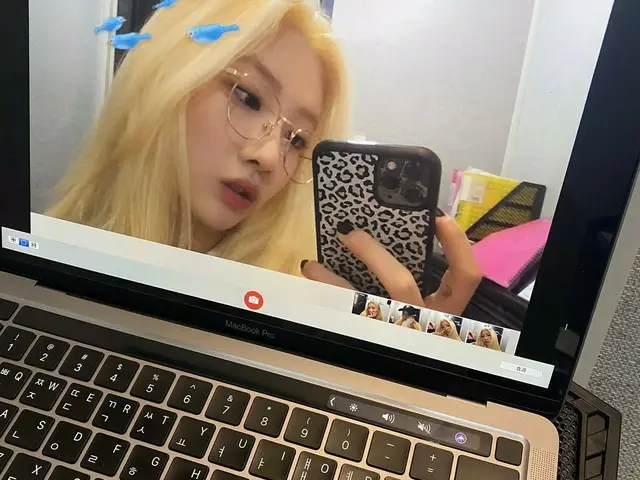 【t公式】今月の少女(Loona)、[ #金立/ #KimLip]最近私の日常Orbitは何し行う。