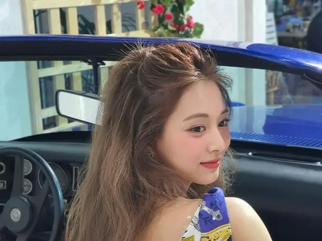 ツウィ(TWICE)、ドライブデート風画像を公開。