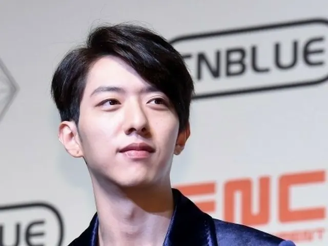 イ・ジョンシン(CNBLUE)、父親が死去。