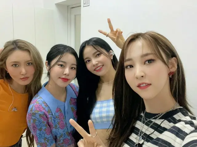【t公式】MAMAMOO、[ #MAMAMOO] ネイバーナウにMAMAMOO完全体登場✨ 私たちムームー皆さんしばらくして9時、studioドアナイトで会いま