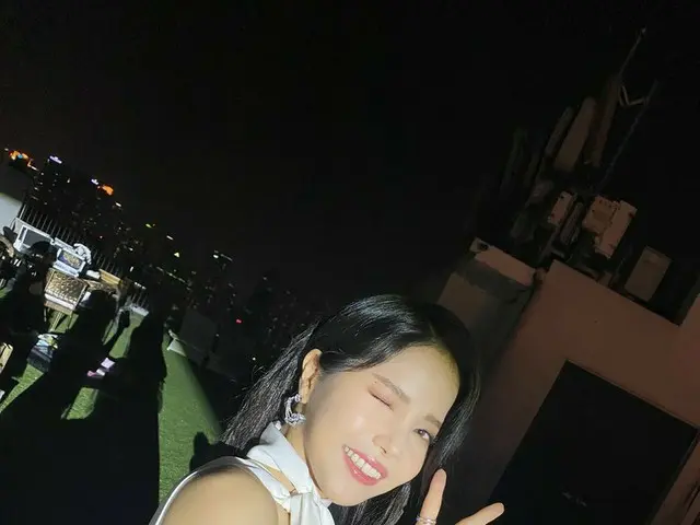 【t公式】MAMAMOO、[ #MAMAMOO] 私たちムームーあなたの力強い応援 おかげで初めての部屋舞台を無事に終えるすることができました💚私たちムームー