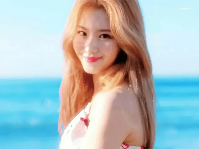 #TWICE の新曲MV、「輝くサナ」の表情が韓国で話題