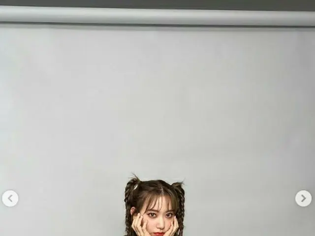 IZ*ONE 出身の宮脇咲良、プロデュース＆イメージモデルを担当するカラコンブランド「MOLAK」の新ビジュアル撮影風景を公開