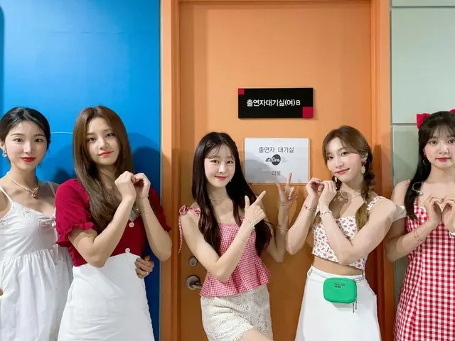 【t公式】LABOUM、[ #LABOUM]「イッツライブ」の録画前📸 #LABOUM  #油井 #ソヨン #ジエン #翌 #ソルビン #イッツライブ#its