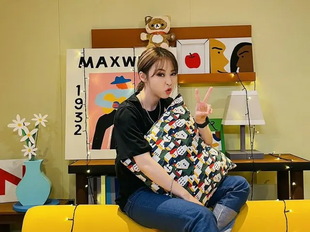 【t公式】MAMAMOO、[ #ムンビョル] しばらくして、9時、我々ムームー皆さん 星と一緒にネイバーナウ 「studioドアナイト」本放送を必ず見ており燃え