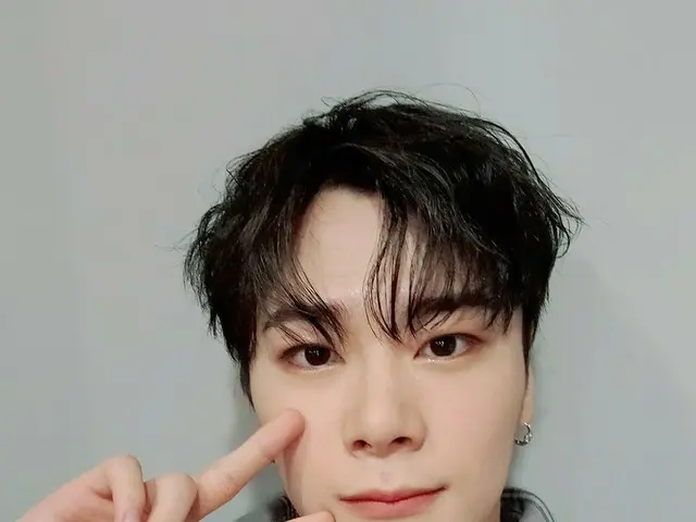【T公式】ASTRO、ロハ〜！私たちの舞台によく見？！垂れ幕のおかげで、より頑張ってました～～😁 #ASTRO #アロハ #私たちは_アロハ_ ITZYロング