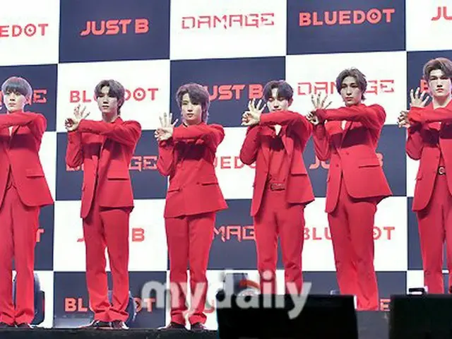 JUST B、デビューショーケースを開催