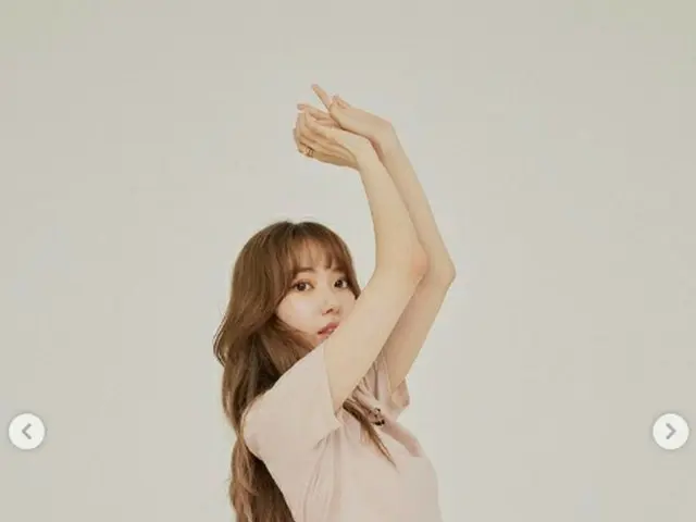 宮脇咲良、画報の撮影現場を公開