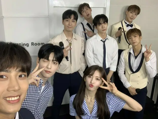 【T公式】2PM_テギョン、今日のミューバングトルクはTXT_bighitスビンさんWM_OHMYGIRLリングさんと一緒に！とにかくセルカなかっチクネᆿふふふ