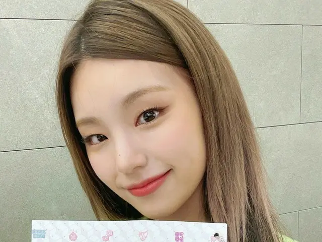 【t公式】ITZY、[ #音楽中心] 7月にもイェジ中心にぱっと開い🖤イェジ会ったので、今日も幸せ #太陽よて🍀 July is starting with