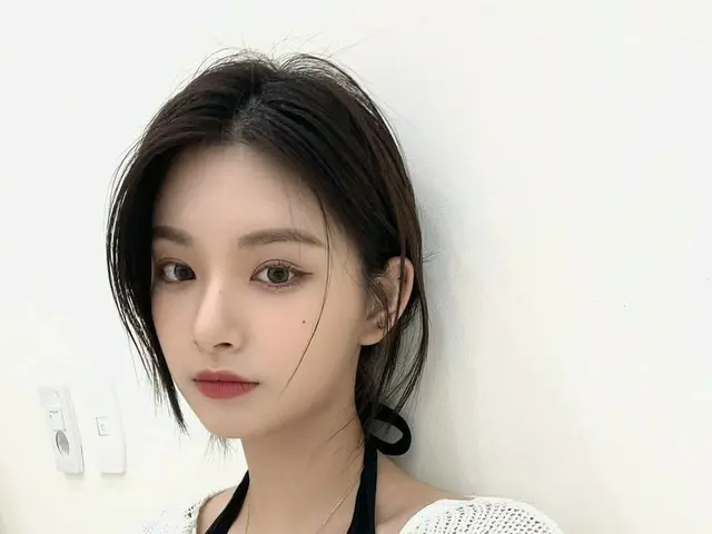 【t公式】EVERGLOW、[ #YIREN]フォーエバー！今日イグリスこのは 熱間圧延中イエヨ〜見シプオヨ🤍