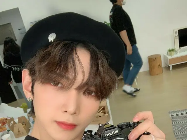 【T公式】ATEEZ、[ #女子商業高校] ATINY写真撮るよ一つと2セット！ #ATEEZ #ATEEZ
