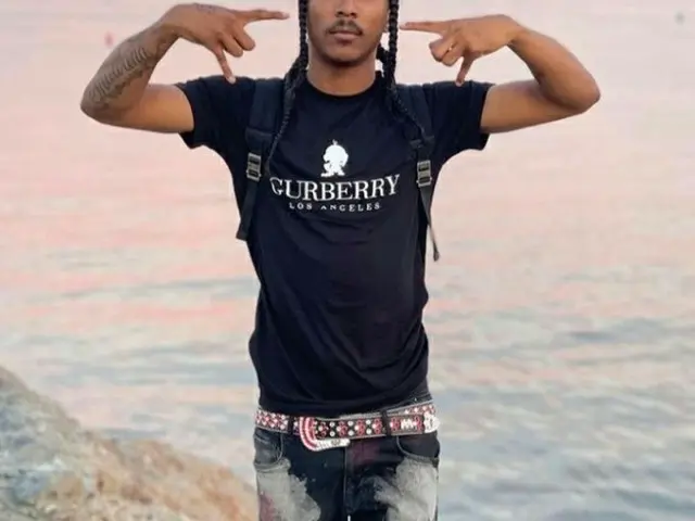 アメリカのラッパー、Indian Red Boyさん、インスタライブ中に銃撃受けて死亡
