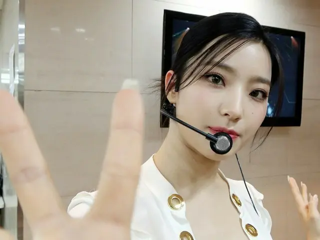 【t公式】fromis_9、[🛎 #fromis_9]ピンポーン！<FM_1.24>予告枚到着しました！今日の午後9時に会いましょう💕