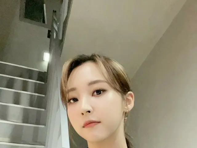 【t公式】MAMAMOO、[ #ムンビョル]今日も星と一緒にネイバーナウstudioドアナイト🙌🏻私たちムームー皆さんしばらくして、9時に会いましょう💙 