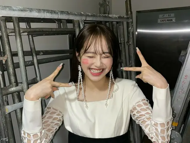 【t公式】今月の少女(Loona)、[ #中央/ #Chuu]ジョンウンが撮ってくれる人生ショット💋ポヒヒᇂ #今月の少女(LOONA)#LOONA