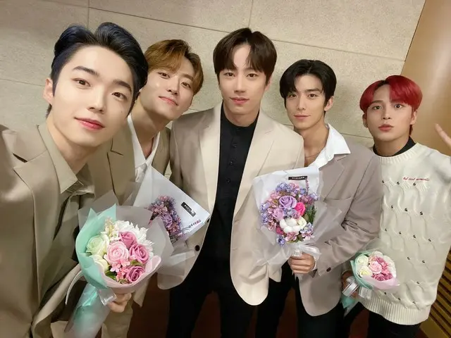 【T公式】ATEEZ、RT SHAX_twt：ピンズの愛にシャークス花が咲きました🌺  #シャークス#SHAX