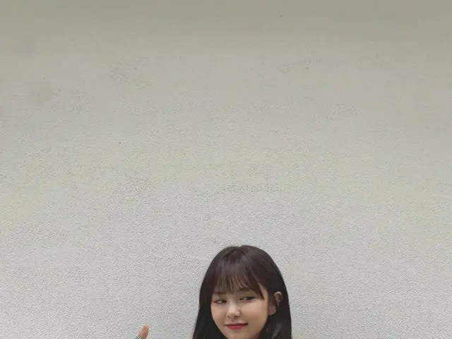 【t公式】EVERGLOW、[ #理由]こんにちは理由インターンです^ _ ^ よろしくお願いしますフォーエバーボス😆
