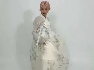 【t公式】(G)I-DLE_、[ #年下_着こなし】 #210730フリフリ🌀、豊かなスカートが魅力的な淡い黄色の韓服💛年下プリンセスだけの美しい雰囲気がぷ