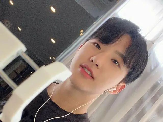 【JT公式】SEVENTEEN、RT pledis_17：[17'S星] CARAT今日はもっと見たいですね^^🐯