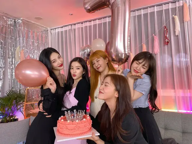 【t公式】RED VELVET、7周年ありがとうこれからも一緒にして💗🧡💙💚💜 #Red Velvet #RedVelvet #Red Velvet_