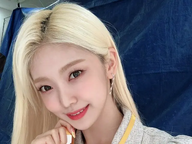 【t公式】EVERGLOW、[ #来る]来た課長：永遠社長💕昼食はおいしく召し上がっナヨン？今日一日もファイティングです❤