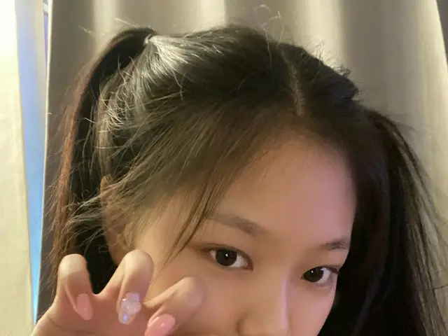 【t公式】今月の少女(Loona)、[ #ヒョンジン/ #HyunJin] Orbitのためのセルカ4枚😏 #今月の少女(LOONA)#LOONA