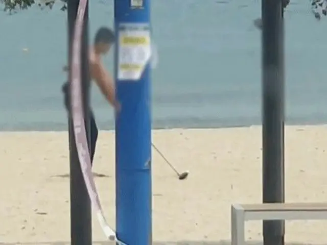 忠清南道・保寧市の海水浴場でゴルフをする男が現れて危険だと話題に