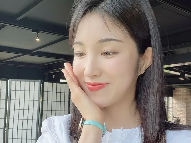 【t公式】LABOUM、[ #ジエン]ラテ考え中💓  #LABOUM #LABOUM #ZN