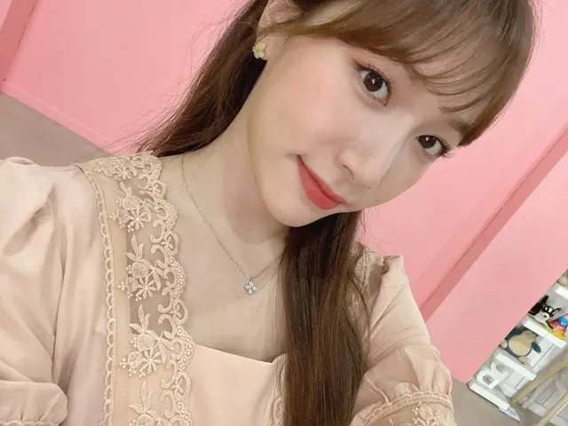 【t公式】LABOUM、[ #ソヨン] ラテ💓非くる良い一日送り😘 #LABOUM #LABOUM #SOYEON