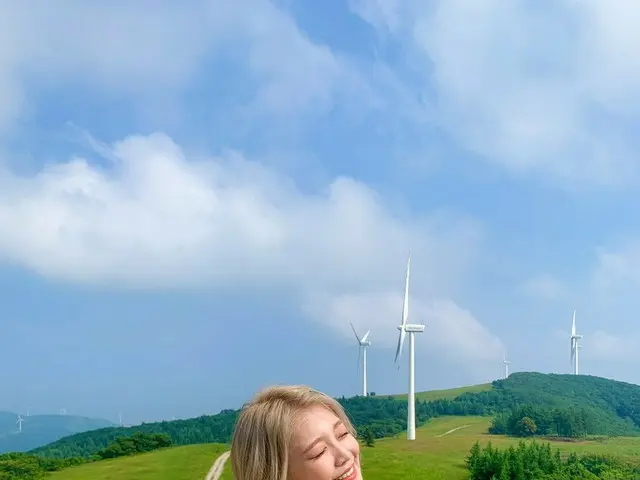 【t公式】EVERGLOW、[ #オンダ]アルプス山荘に遊びに来ましたよ>