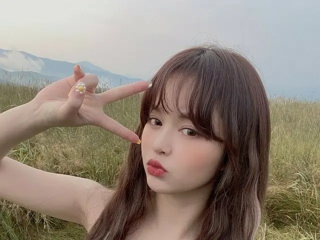 【t公式】EVERGLOW、[ #理由] #プロミスビハインド2弾❣ 2弾は十二枚のセルカまき すべてのすべてチャレンジに参加している～～🥰 #ユニセフ#プロ