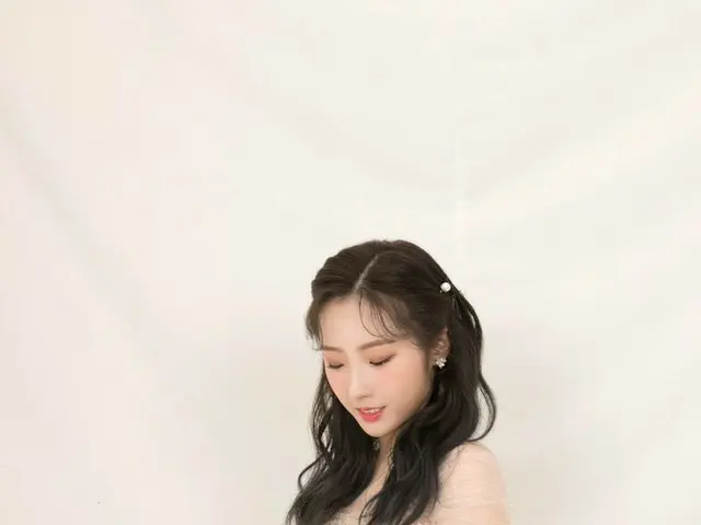 【t公式】今月の少女(Loona)、[ #ハスル/ #HaSeul]こんにちはOrbit？！ハスルイエヨ笑家族たちと毎年家族写真を撮る今度ドクサジンも数枚撮って