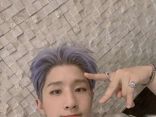 【T公式】ASTRO、笑上げ写真なのかモルラトジ