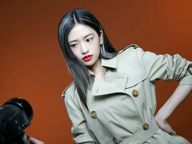 【d公式sta】【 #アン・ユジン]秋を着たNEW FACEアン・ユジン、  #バーバリービューティX #DAZED KOREAと一緒にしたビハインドポスト公開
