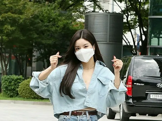 IZ*ONE 出身クォン・ウンビ、SBSパワーFM「2時脱出 Cultwo Show」出演のため放送局へ