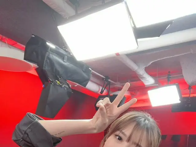 【t公式】MAMAMOO、[ #ムンビョル] 私たちムームー皆さんしばらく9時 ネイバーナウ」studioドアナイト」で 星と楽しい金曜日によ💜#MAMAMO