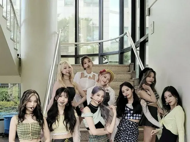 【t公式】fromis_9、[💌 #fromis_9]フロムがより見れば..😮軽く涼しくなっ風きめも私の両方のボールは、熱くなっていくよう☺️ #MUSIC