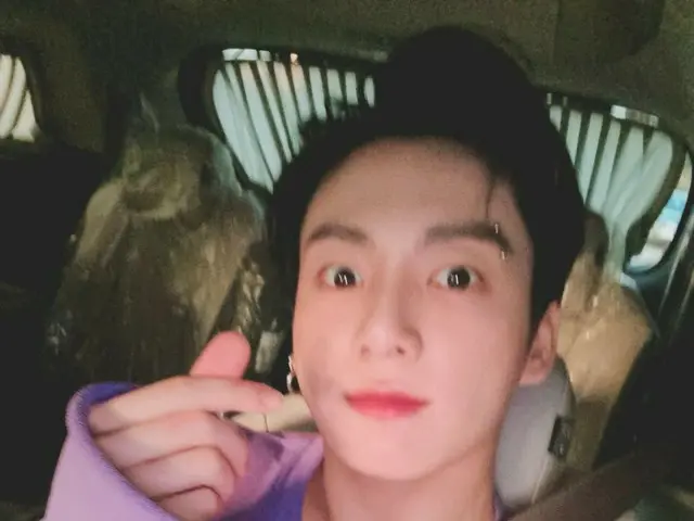 【d公式big】I cant believe it😭😭jungkook selca😭💜