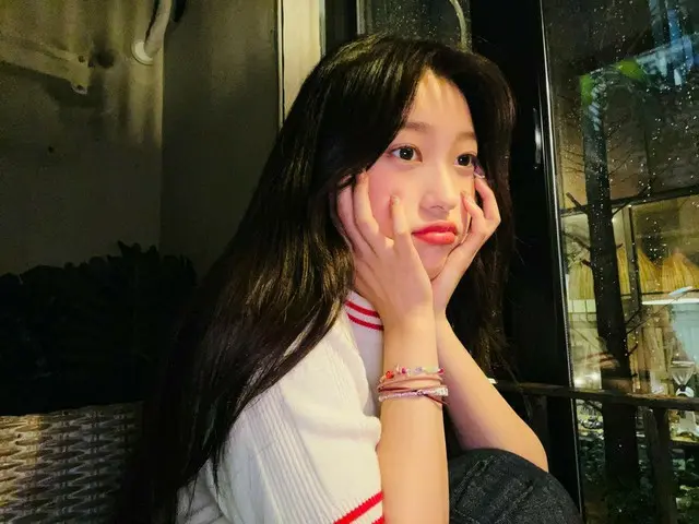 【t公式】今月の少女(Loona)、[ #チェリ/ #Choerry] Orbit！最近雨が多くてくださいよㅠㅠみんな非くる傘よく書いてダニグイッスブニだ！非打