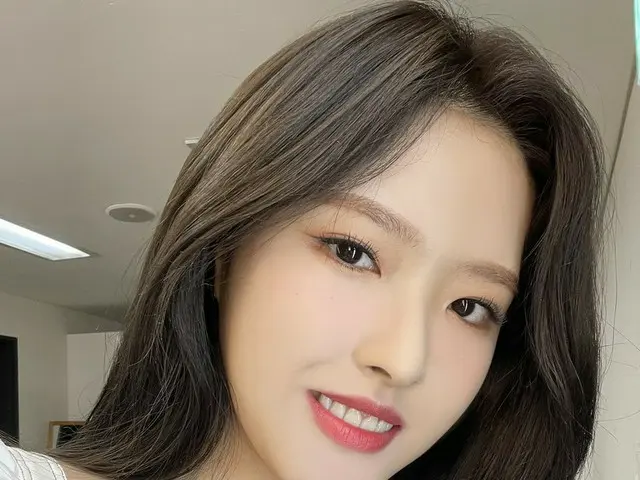 【t公式】今月の少女(Loona)、[ #OliviaHye]私ビッグイシュー写真まで置いていきます👻  #今月の少女(LOONA)#LOONA