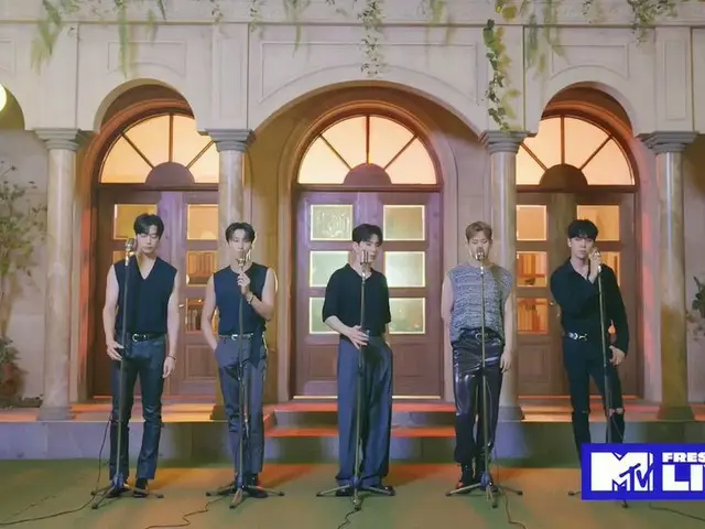 【d公式sta】RT MTV：Lost in this dreamy performance of #ONEDAY from #VMA nominee Offi