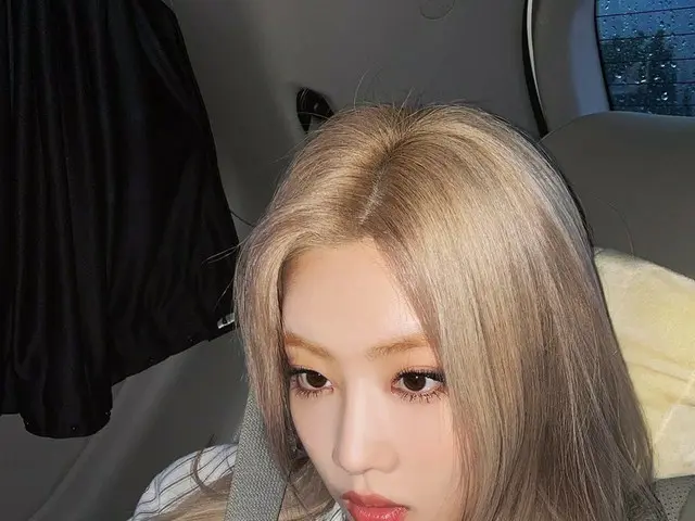 【t公式】今月の少女(Loona)、[ #金立/ #KimLip]カチッ⚡  #今月の少女(LOONA)#LOONA