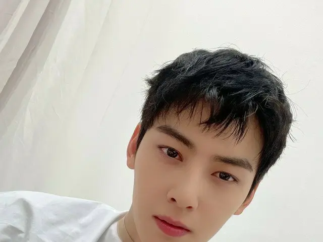 【T公式】ASTRO、ロハ今日一日もよく過ごしていますか？みんな区パアム🌙